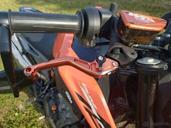 KTM 790 Duke 2023 - 17