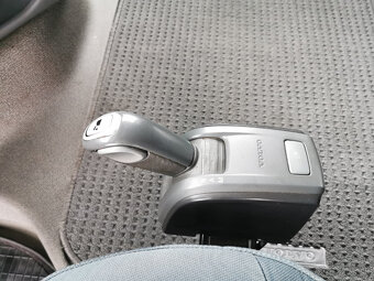 Prodám tahač návěsů VOLVO FH13 420 42T EEV - 17