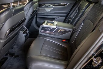 BMW 7 730D - 17