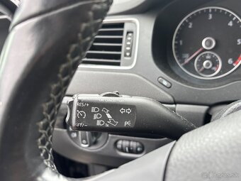 Volkswagen Jetta 1.6 TDI Comfortline - 17