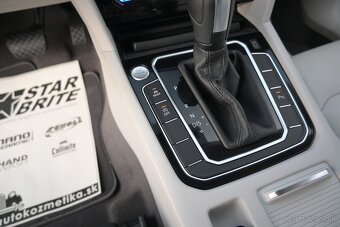 Volkswagen Passat Variant 2.0 TDI Elegance 4Motion DSG - 17