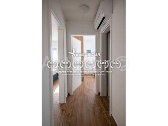 PRIVLAKA - radový dom, 130 m od mora - ihneď k nasťahovaniu - 17