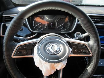 Dongfeng Fengon 5 1.5 Classic CVT - 17
