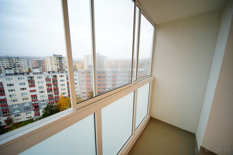 Na predaj 3 izbový byt (77 m²) na 12. p. – KVP, ZOMBOVA - 17