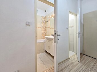 3-izb TEHLOVÝ byt (65m²) s krásnymi parketami / Rastislavova - 17