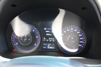 HYUNDAI i40 Business 1,7 CRDi 104 kW A/T - 17