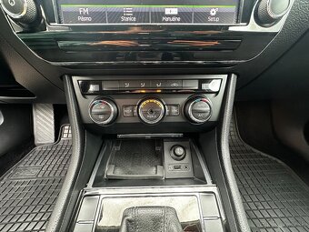 Škoda Superb Combi 1.6 TDi Ambition DSG - 17