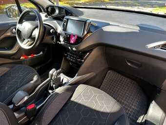 Peugeot 2008 1.2 PureTech Style - 17