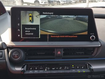 Toyota Prius 2.0 Plug-in Hybrid e-CVT za 34.990 € s DPH - 17