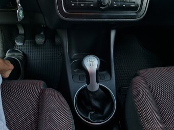 Škoda Fabia Sportline 1.4mpi 63kw - 17