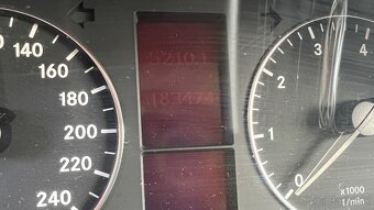 Mercedes Benz A150 1.5 benzin automat - 17