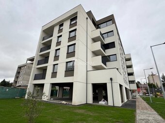 PREDAJ:3i byt s balkónom + 2 park. miesta; 75,41 m2; POPRAD; - 17