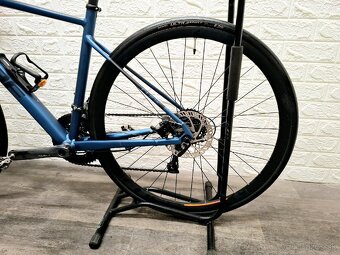Ponúkam na predaj cestný bicykel Cube Attain 28" - 17