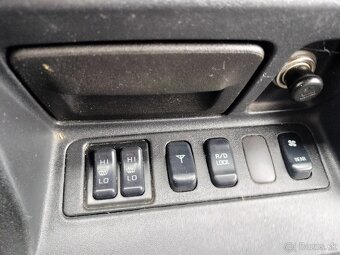 Mitsubishi Pajero 3.2 DiD 121KW AT/5 4x4 Uzávierka 2001 - 17