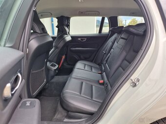 Volvo V60 D4 Momentum AWD A/T - 17