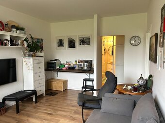 Predám 2-izbový pekný byt v lukratívnej lokalite - 17