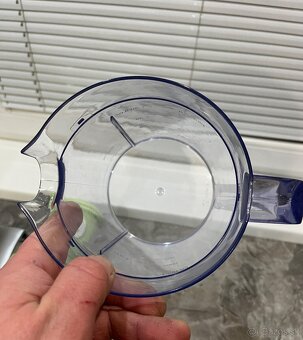 Odšťavovač Bosch MES25G0 700w - 17