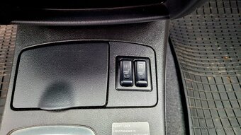 Mitsubishi Outlander  2,4 -118 kw Benzín  4x4 - 17