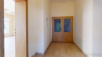 Prenájom obchodných priestorov v centre Dolného Kubína - 17