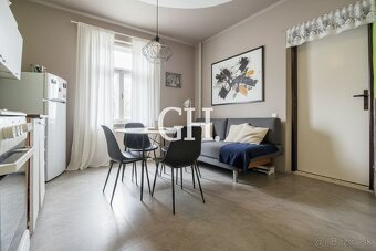 Rodinný dom na rekonštrukciu s rovinatým pozemkom 800 m² – s - 17