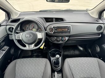 Toyota Yaris 1.0 VVTI Benzin 2013 99.000 km nová STK a EK - 17