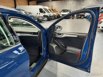 Ford Focus Kombi 2.0 TDCI AUTOMAT Titanium - 17