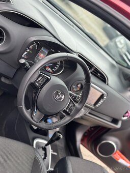 Toyota Yaris 1.5 Hybrid e-CVT - 17