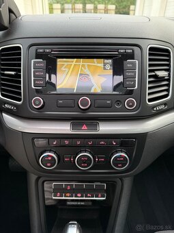 VW Sharan 2.0 TDI DSG MATCH - 17