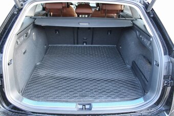 Superb Combi 2.0 TDI L&K DSG Ventilované sedačky, Koža - 17