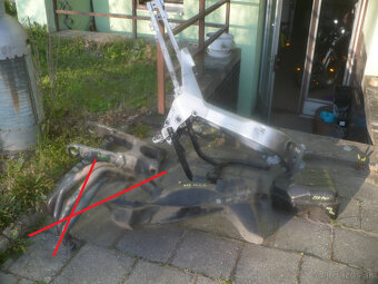 Kawasaki ZZR 1100 r.95-díly - 17