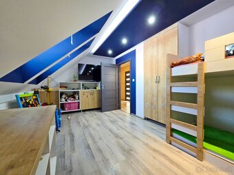 6-izbový RD v historickom centre + 735 m² pozemok / Gelnica - 17