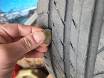 Pneu 245 40 R19 GoodYear Eagle F1 - 17