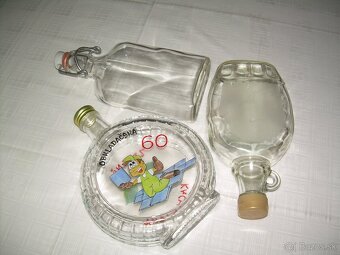 láhve 0,5l s uzávěrem, plucky (placatky) 0,2l - 17