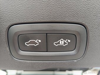 Volvo XC60 2.0 diesel + mHEV 145 kW, AWD Automat, r.v.5/2022 - 17