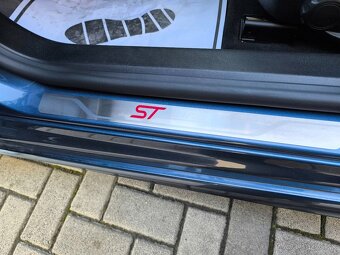 Ford focus ST line 2l  diesel AT8 sport - 17