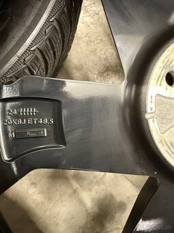 Zimná sada 5x108 R20 , 245/40/20 Volvo EX30 - 17