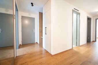 Prenájom 4-izbový byt 110 m², Vydrica, Staré Mesto, BA - 17