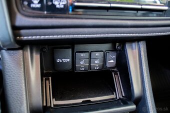 Toyota Auris 1.6 benzin 2019 - 17