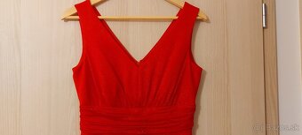 Krásne červené spoločenské šaty - 17