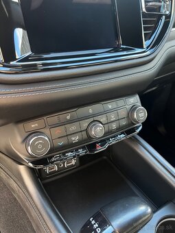 Dodge Durango 3.6 AWD 2021 TOP STAV - 17