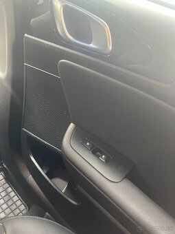 Kia XCeed 1.4 T-GDI (103 kW) - 17