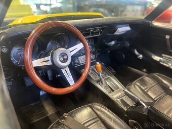 Chevrolet Corvette Stingray Convertible z roku 1972 - 17