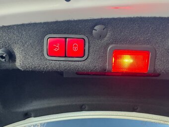 Mercedes-Benz Třídy C,  Avantgarde 4Matic CZ koupeno I.majit - 17