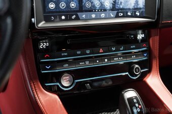 Jaguar F-Pace 5.0 V8 SVR AWD A/T - 17