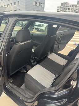 Alfa Romeo 147 1.9JTDM - 17