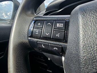Toyota Hilux 2.4 L D-4D 4x4 - 17