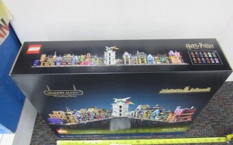Nové LEGO Harry Potter 76444 Kouzelnické obchody - 17