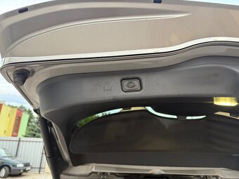 Ford S-Max - 17