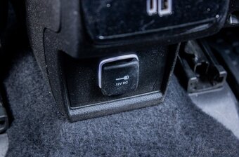 Jeep Compass 1.5 e-Hybrid Night Eagle II / NELAKOVANÉ - 17