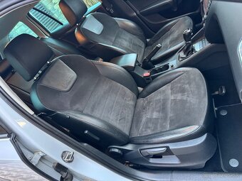 Škoda Octavia Combi SCOUT 2,0 TDI DSG 4x4 135kW Kamera ACC - 17